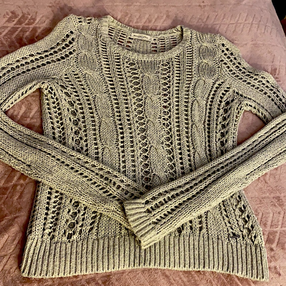 Abercrombie & Fitch size medium knit sweater